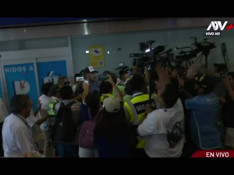 Paolo Guerrero llegó a Lima para reunirse con Richard Acuña