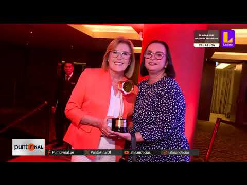 Punto Final recibió galardón de los premios Luces 2023 como mejor programa periodístico