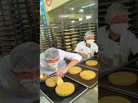 Working in a mooncake factory is super easy; you can work casually every day and earn a high salary!