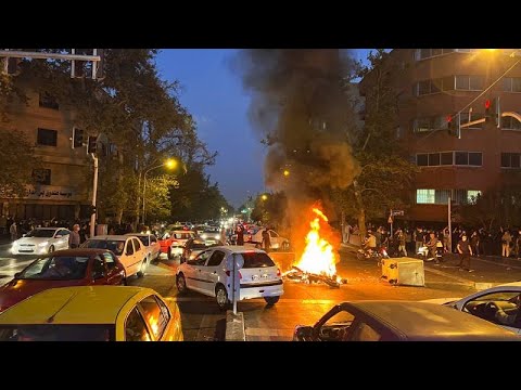Fejkendő-tiltakozások Iránban: öt tüntetőt megöltek a rendőrök