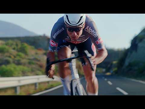 Play the Game with Jasper Philipsen