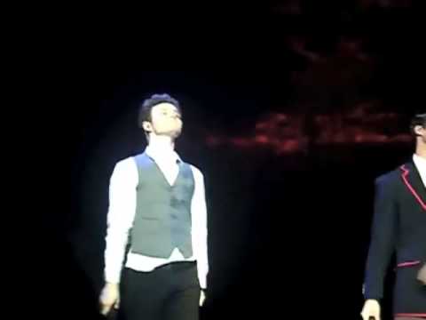 Glee LIVE! 2011 - Final Performance! Klaine & Brittana Kiss! (Ireland) (Multi Angle) (Slow Motion)