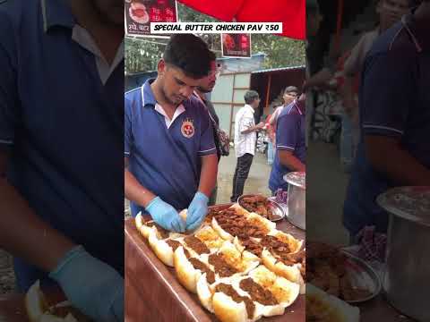 Mumbai ke famous butter chicken pav￼#mumbai #foryou #food #foodie #foodie #chickenpav #dadar #street