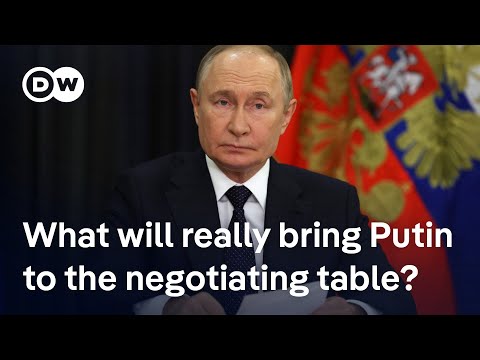 What message is Putin trying to send with Russia's escalating strikes on Ukraine? | DW News