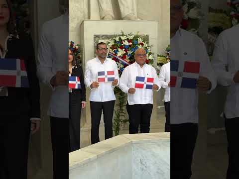 Promipyme deposita Ofrenda Floral en el 182 aniversario de la Independencia Nacional