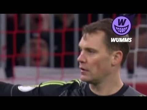 Manuel Neuer macht Harder zum Balljungen