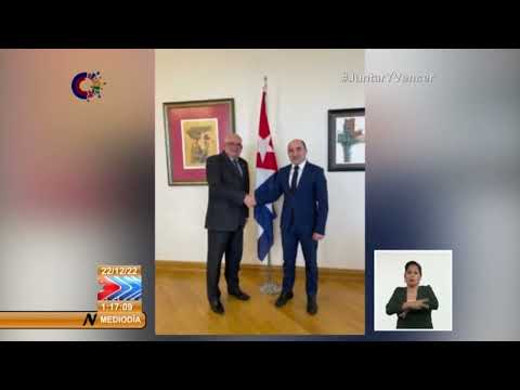 Embajador de Azerbaiyán en Cuba visita sede diplomática en Bakú