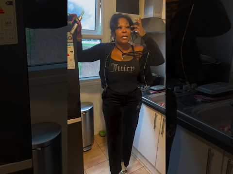 Queenie Shows Off New Waist Trainer #shorts