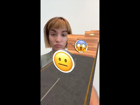 El TREND VIRAL de MARÍA BECERRA imitando EMOJIS