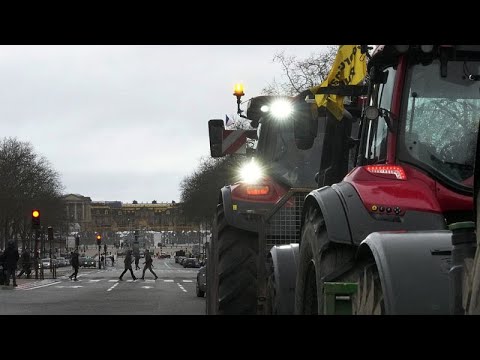 Γαλλία: Οι αγρότες συνεχίζουν τον αγώνα - Τρακτέρ στους δρόμους του Παρισιού