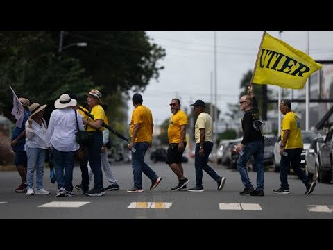 “¡La pensión voy a luchar!”: jubilados de la AEE protestan frente al Tribunal federal