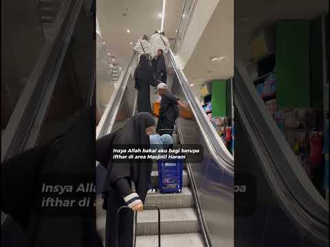 Liat orang lain bahagia itu lebih bahagia 🤍#umroh #itikaf #itikaframadhan #masjidilharam #mekkah