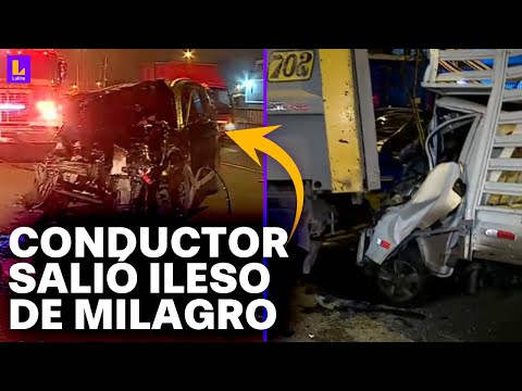 Carros quedan destrozados en triple choque en San Luis: Conductor del vehículo salió ileso