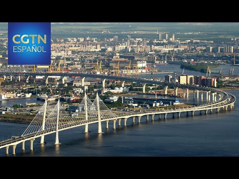 Los puentes levadizos de San Petersburgo se abren a la música clásica