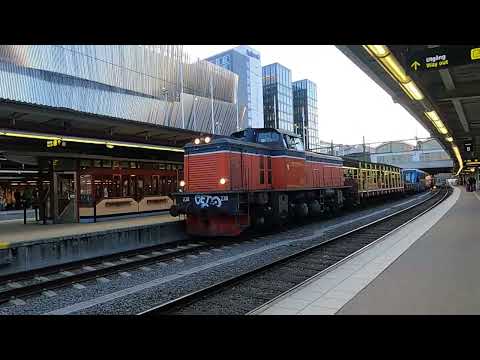 NRFAB T43 238 och SL C20 Transport tutar inne på Stockholm C