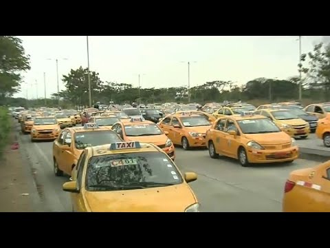 Taxistas se manifiestan contra el precio del combustible en el norte de Guayaquil