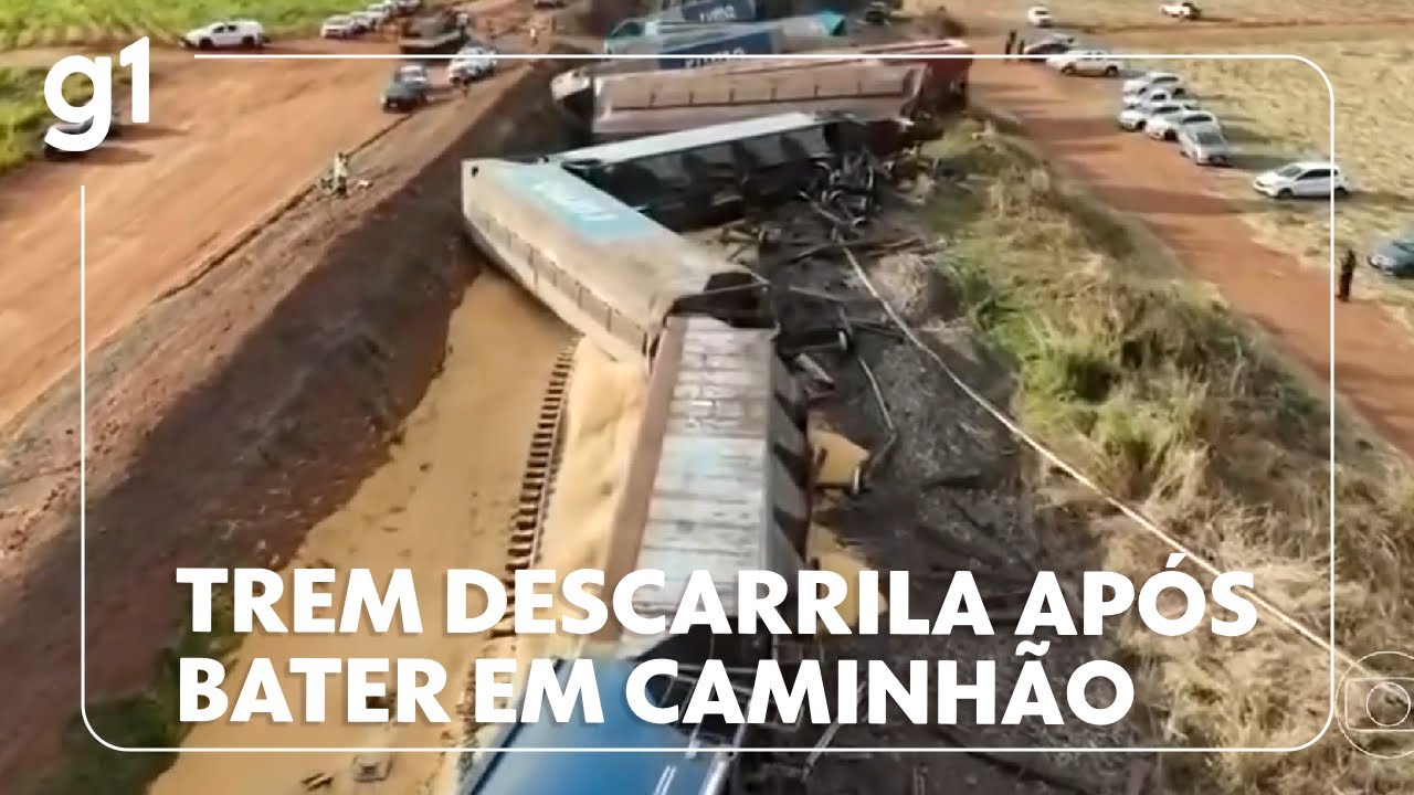 Trem de carga descarrila após bater em caminhão de cana em Araraquara SP