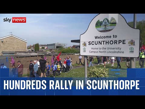 Hundreds including steelworkers and their families rally in Scunthorpe