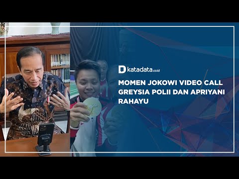 Momen Jokowi Video Call Greysia Polii dan Apriyani Rahayu | Katadata Indonesia