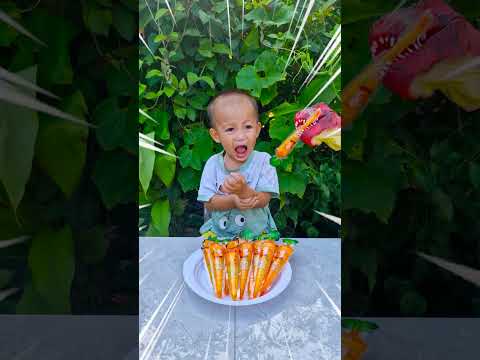 cute baby and dinosaur! p60 🦖🤣👶