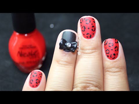 Red & Black Matte Nail Art