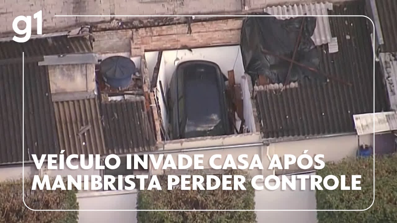 Manobrista perdeu controle do carro no centro de SP; veículo invadiu uma casa