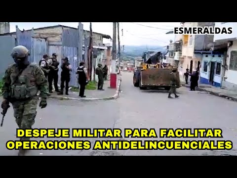Fuerza Militar retira obstáculos para acceder a zonas peligrosas en Esmeraldas
