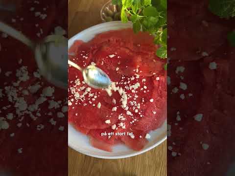 Meloncarpaccio med fetaost, oliver och mandlar
