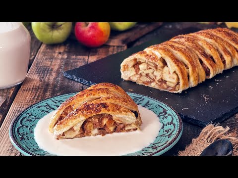 Quick Apple Strudel with Puff Pastry and Vanilla Sauce - Easy Recipe