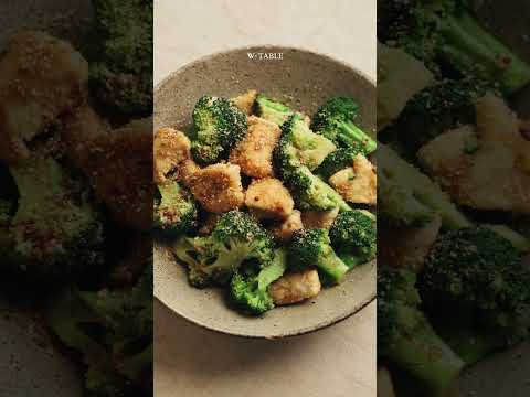 [🥦브로콜리 닭가슴살 <strong>샐러드</strong>]