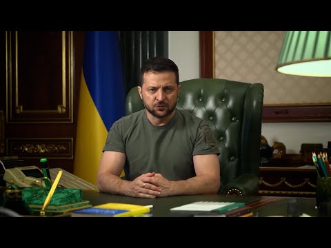 Autoridades ucranianas encuentran fosas comunes en la ciudad de Izium