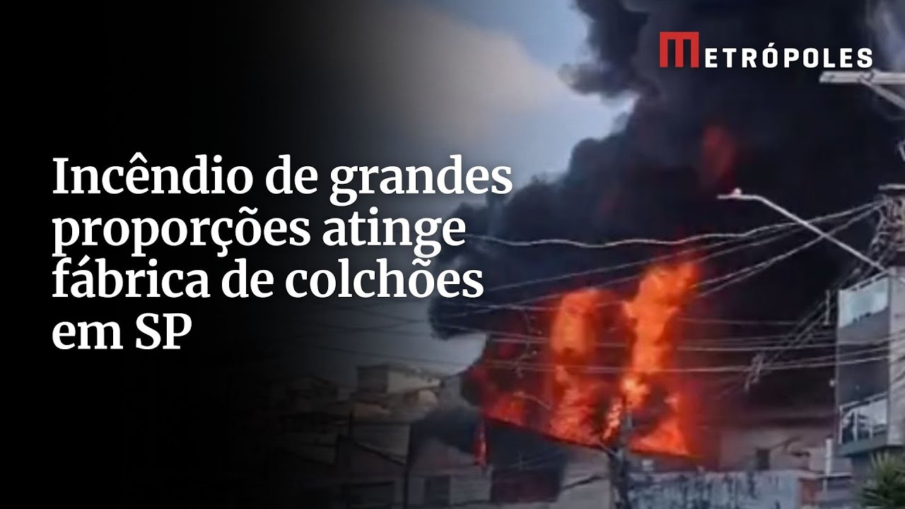 Incêndio de grandes proporções atinge fábrica de colchões em SP