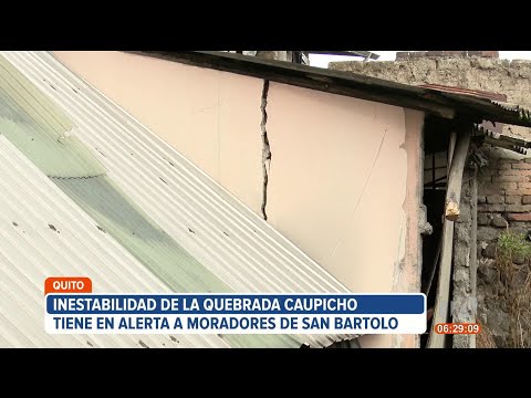 Viviendas en riesgo de ser arrastradas en la quebrada Caupicho, sur de Quito