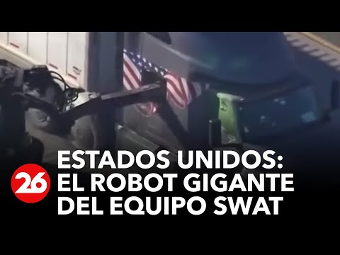 SWAT utilizó robot gigante para extraer un conductor atrincherado