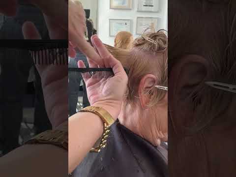 Pixie layer short haircut #haircut #hair #hairstyle #beauty #haircare #diyhairstyle #video