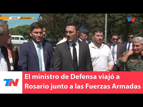 El ministro de Defensa, Luis Petri, viajó a Rosario junto a las Fuerzas Armadas