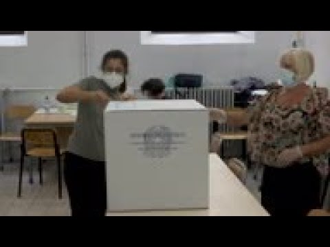Polls close in Italy constitional change vote