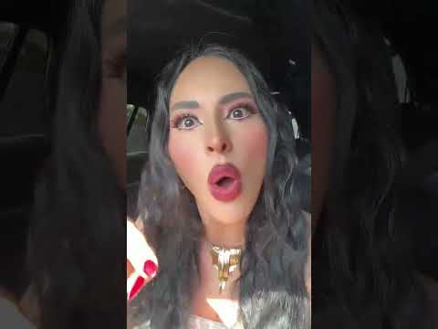 cuál versión les gusta más? 😜 #karlabustillos #shorts