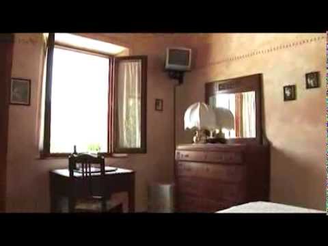 Casanova di Pescille - Rooms - Farmhouse in San Gimignano, Tuscany - YouTube