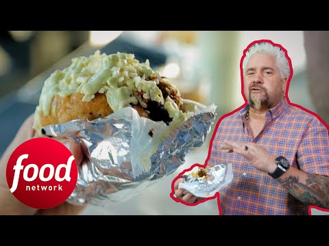 Guy Grabs A Dish That Brings All The Venezuelan Flavours Together | Diners, Drive-Ins & Dives