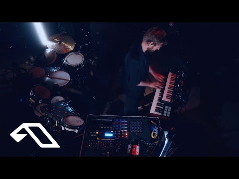 Feiertag - Rise (Live from Studio 1111, Berlin)