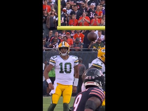 Aaron Jones catches for a 35-yard Touchdown vs. Chicago Bears video clip