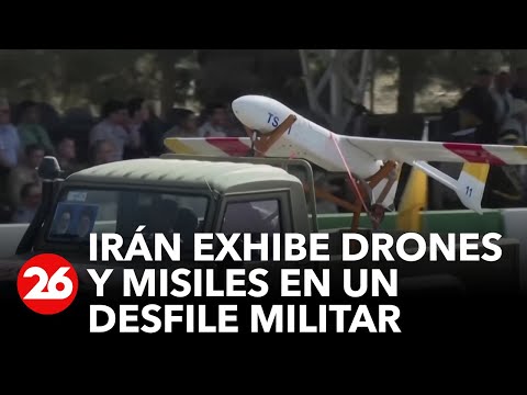 Irán exhibe drones y misiles en un desfile militar