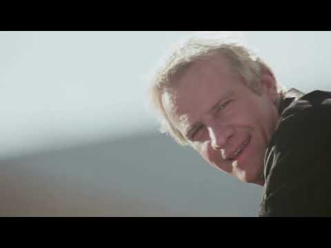 1997 - Mean Guns - 100 Assassins. 1,000 Weapons. 10,000,000 Dollars. Only One Can Survive.