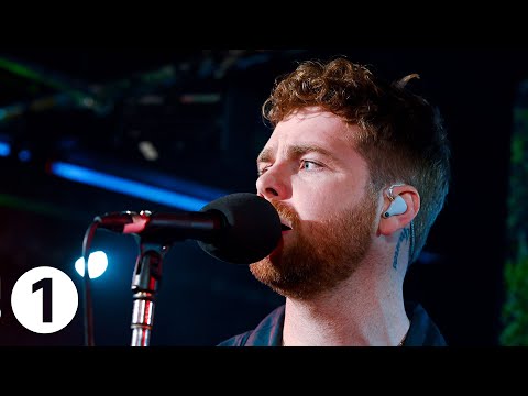 Alex Warren - Rich Girl in the Radio 1 Live Lounge - @AlexWarren @hallandoates