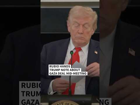 Rubio hands Trump note about Gaza deal mid-meeting | AFP #shorts