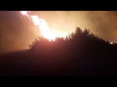 Arde una finca en Pocito y 3 dotaciones de bomberos trabajan para extinguir las llamas (PARTE 3)