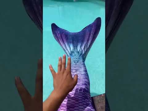 I swim with the mermaid tail 😍🧜🏼♀️