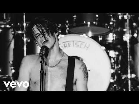 YUNGBLUD - Zombie (Live from BLUDFEST)