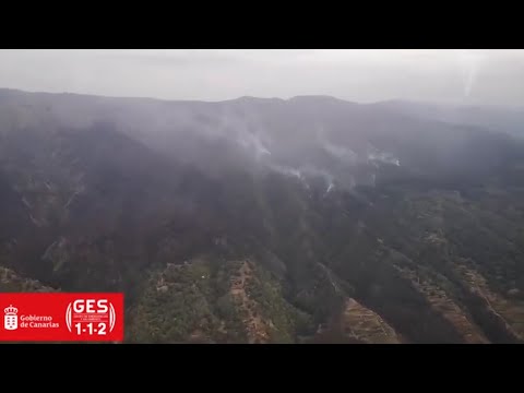 Retiran los hidroaviones ante la evolución del incendio de Tenerife, que está consolidado